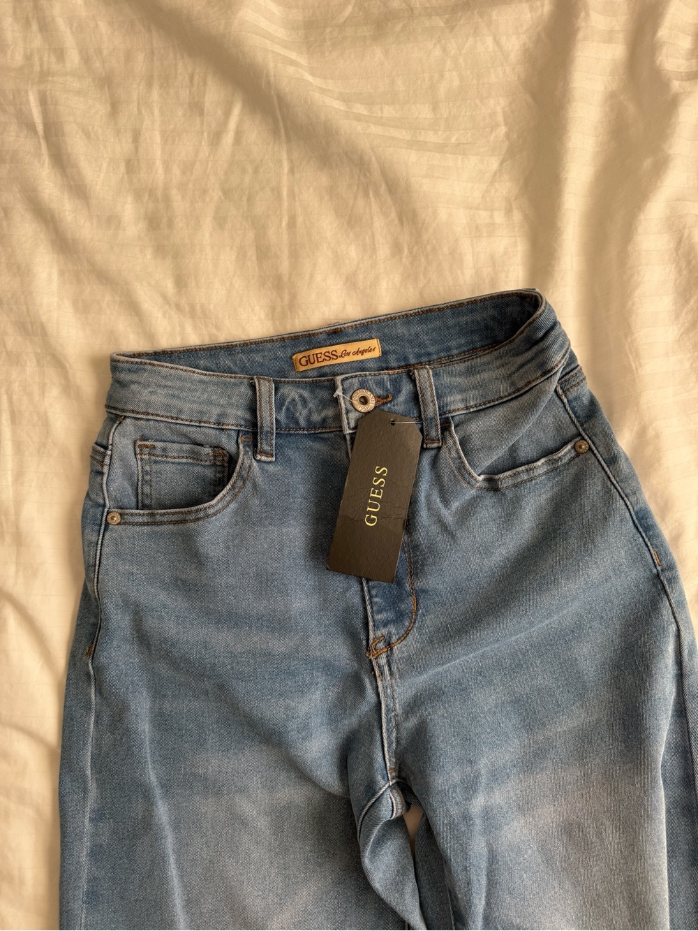 Guess Dara Ultra High-Rise Wide Leg Jeans – Medium Wash – Size 24 x 31 (NWT)